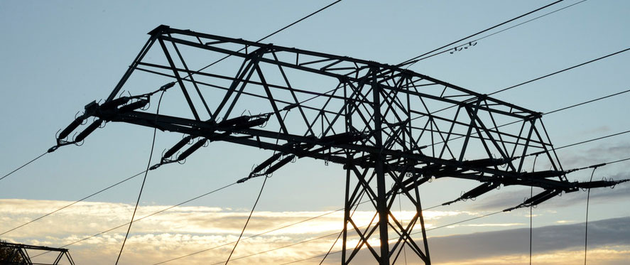 Im Zuge der Energiewende werden die Verteilnetze ausgebaut, damit Wind- und Solaranlagen ihren Strom einspeisen können Im Zuge der Energiewende werden die Verteilnetze ausgebaut, damit Wind- und Solaranlagen ihren Strom einspeisen können.